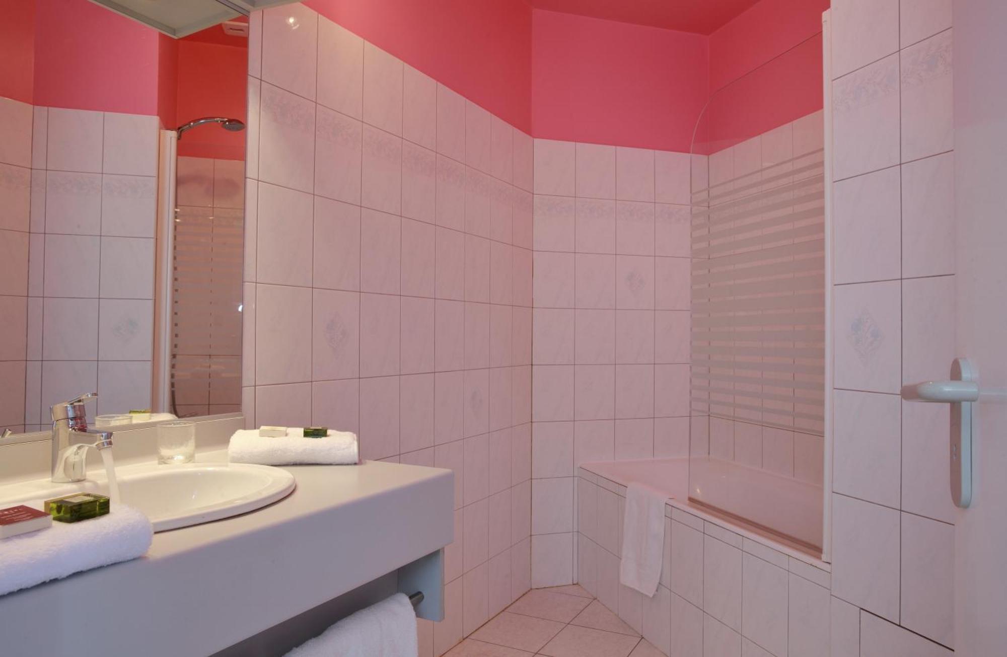 Sure Hotel By Best Western Saint-Quentin Ouest Le Pot D Etain Holnon Dış mekan fotoğraf